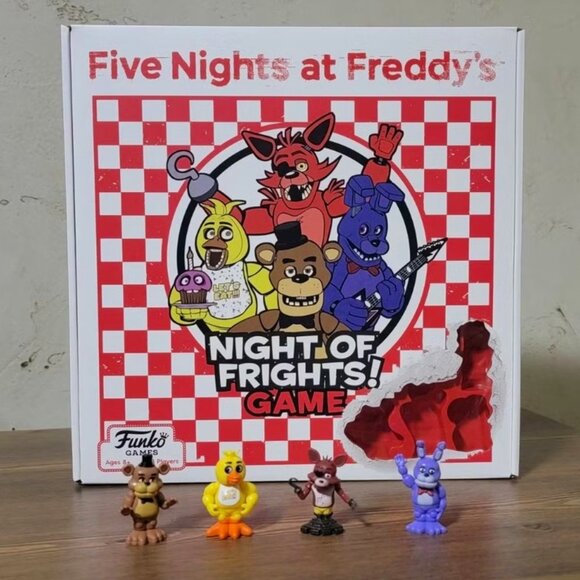 3/$55❤️Funko Five Nights At Freddy's NIGHT OF FRIGHTS! Board Game +4 Minifigures - Picture 1 of 16